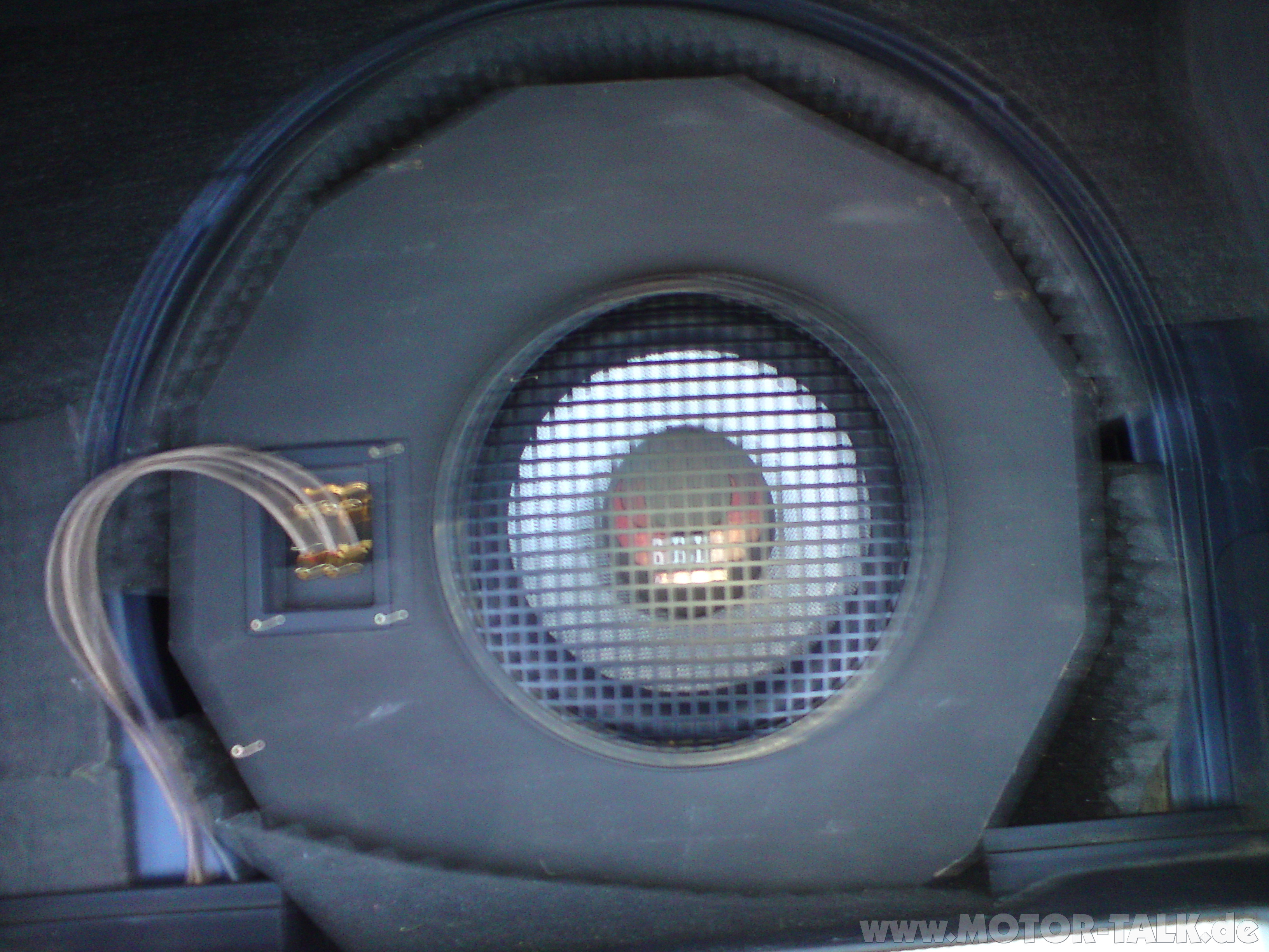 Audi A4 B7 Subwoofer