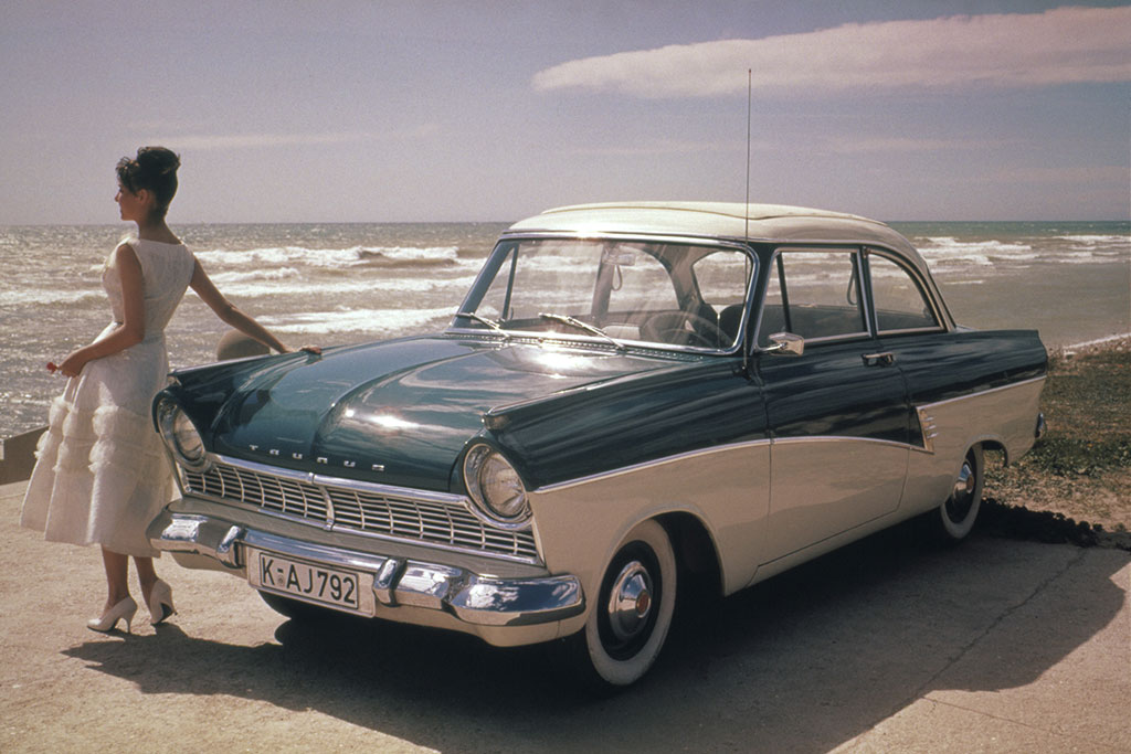 1957 Taunus 17M Ford News Rekord bei Ford 40millionster Ford l uft heute 