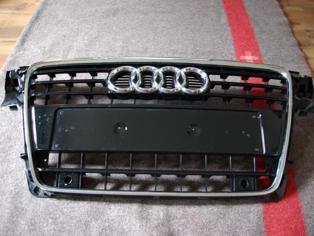 Original Audi A4 (B8 8K) S-Line Kühlergrill Facelift Exterieur Grill  schwarz glänzend