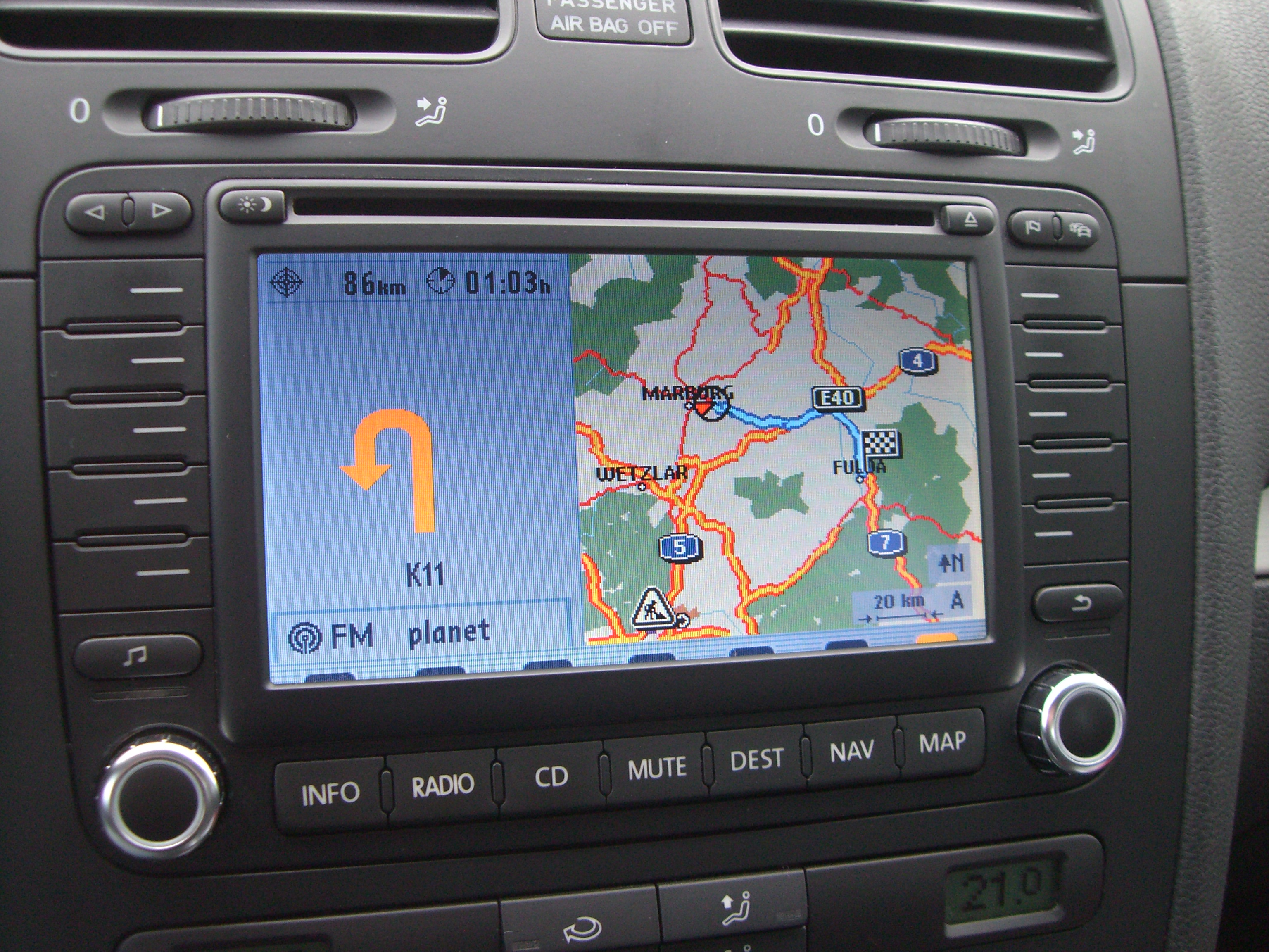 Großes VW Navi RNS MFD 2 DVD Navigationsgerät für Golf V