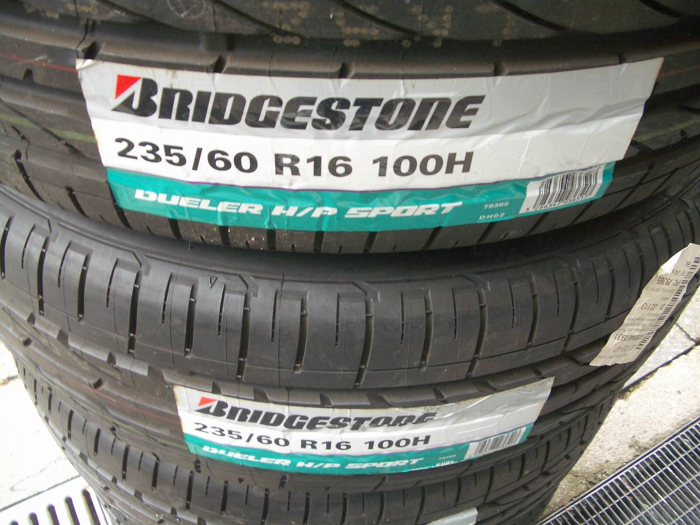 4 Nagelneue Bridgestone Dueler Sport Reifen 235/60 R16 100H für Toyota ...