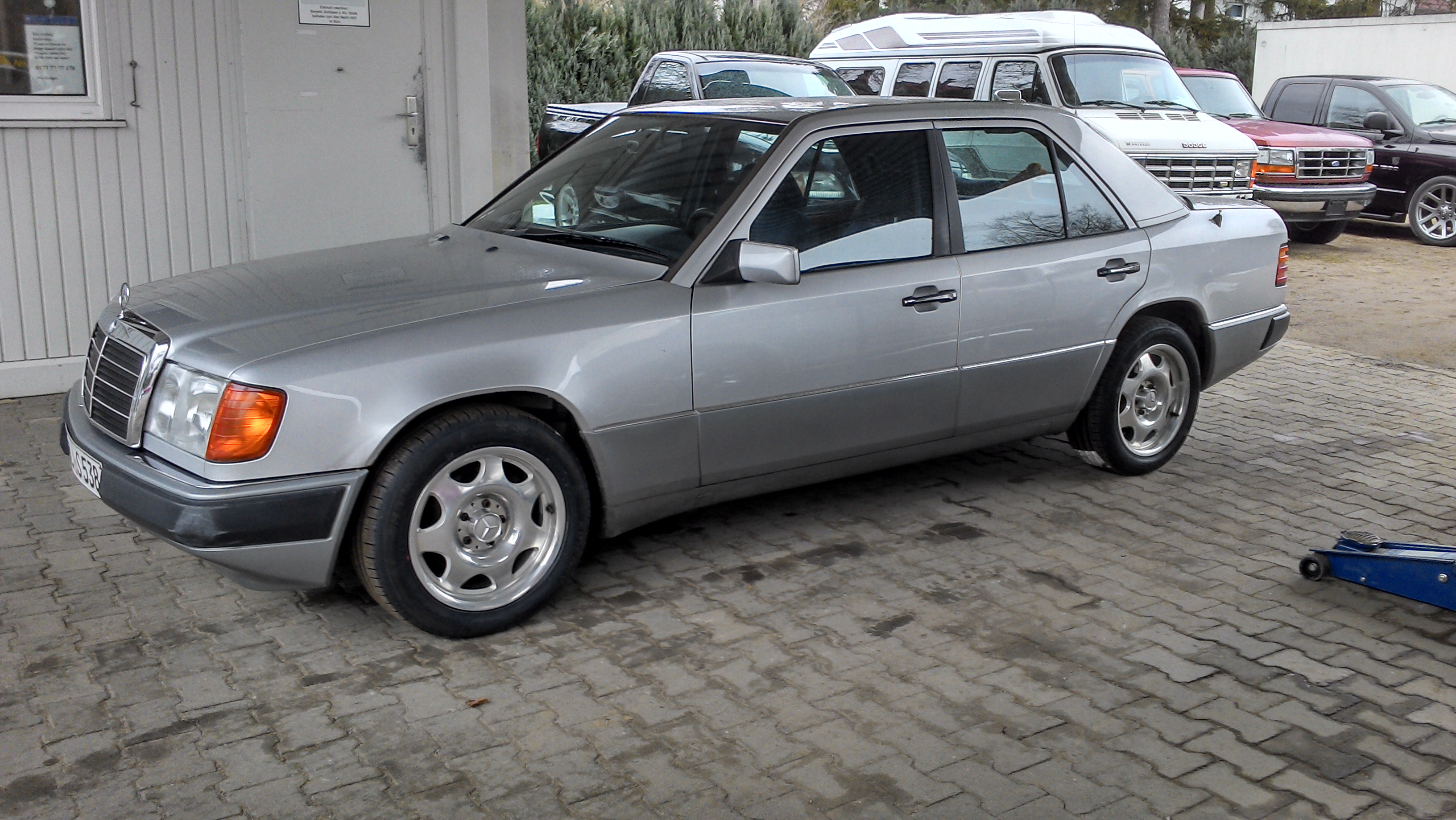 Mercedes w124 220e forum #3