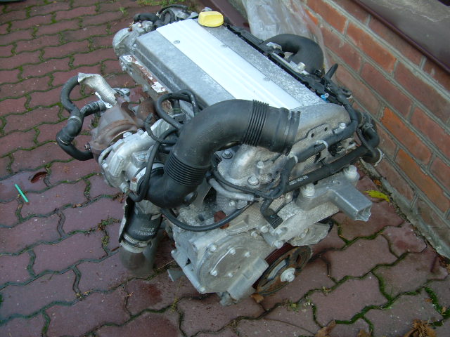 Original Opel Motor mit 2.0 L Hubraum. Mit Kupplung, Steuergerät 