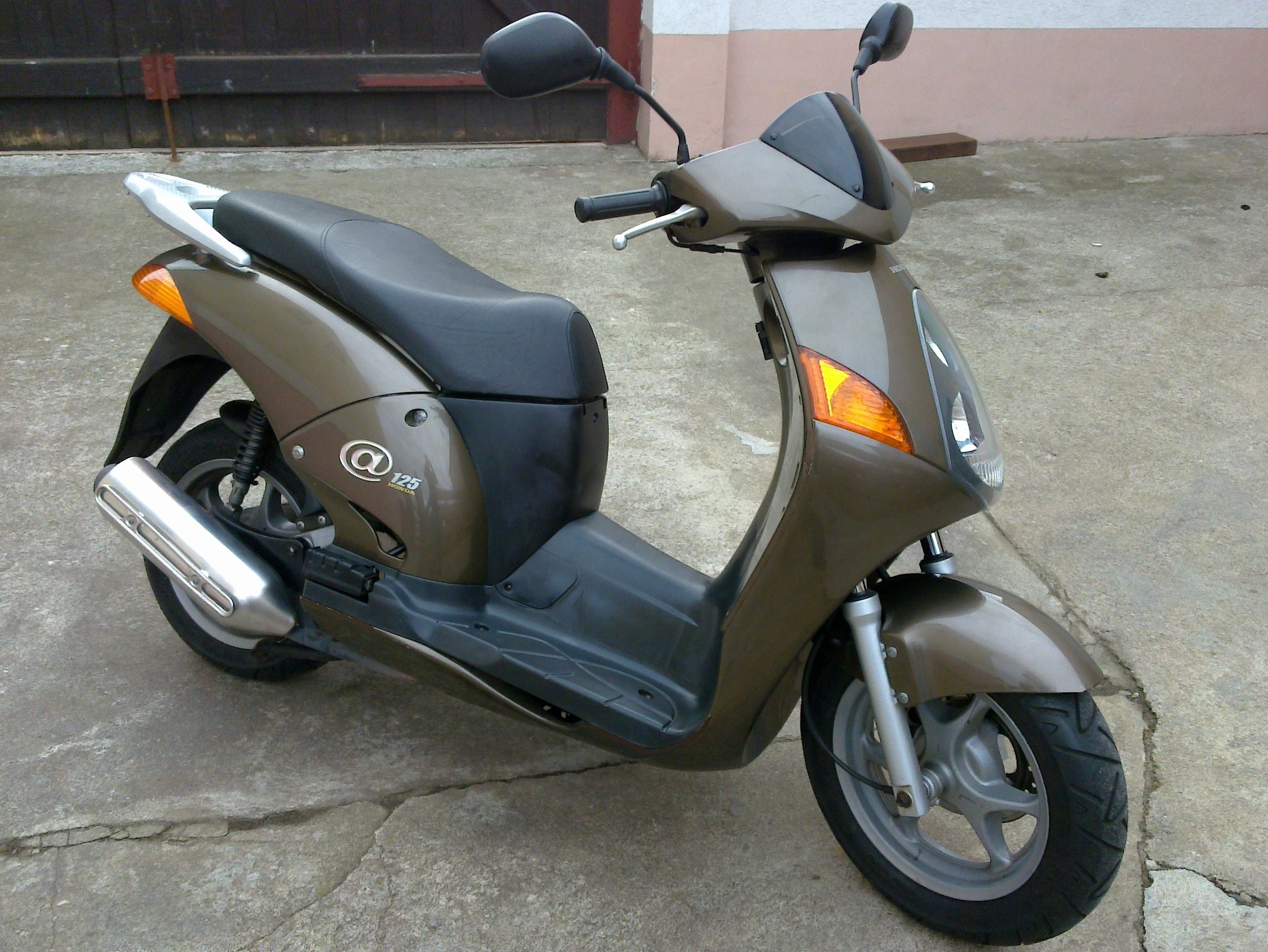 HONDA NES 125 honda nes 125: