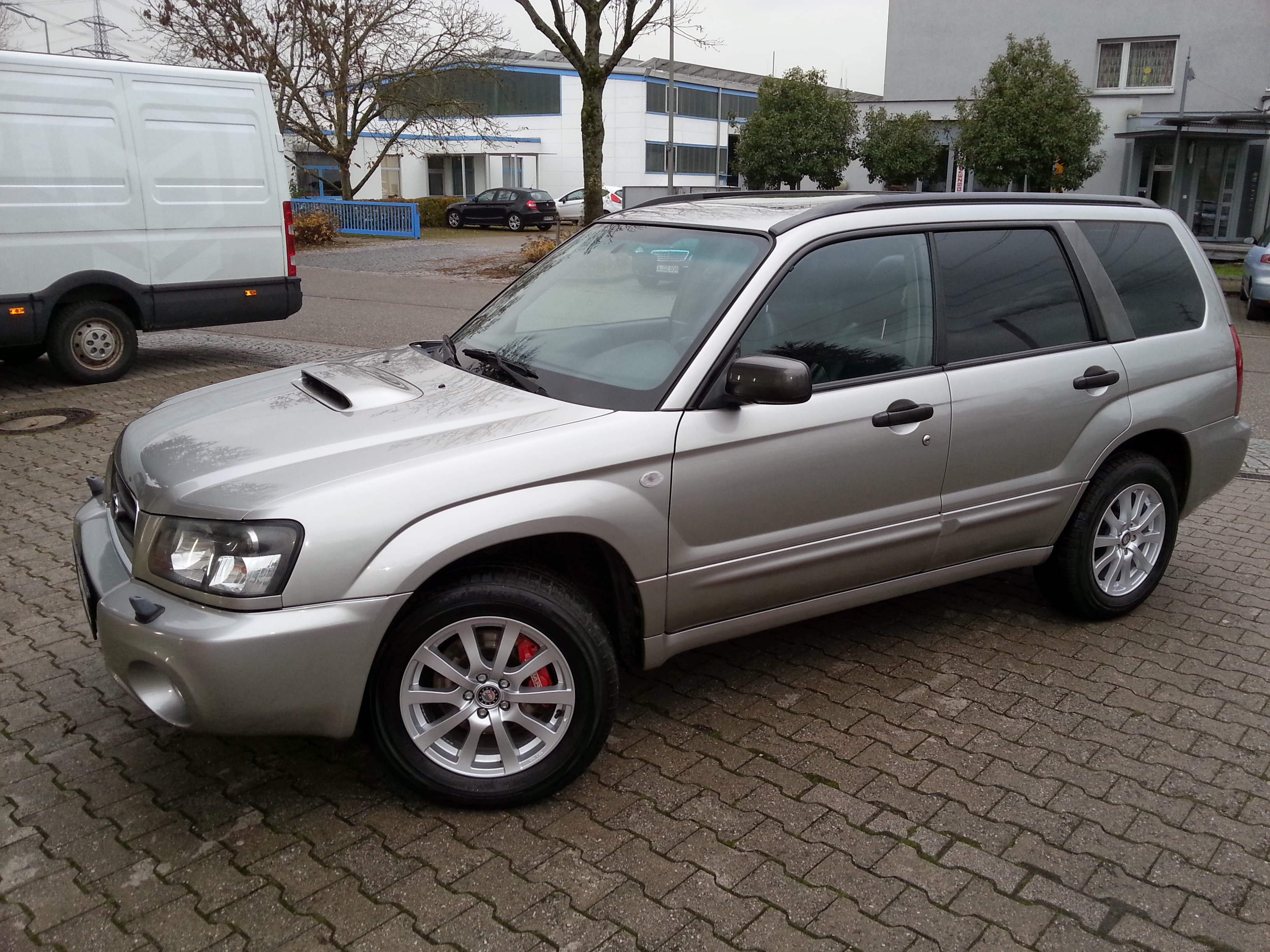 Die Wagen auf dem Benzin 160 km