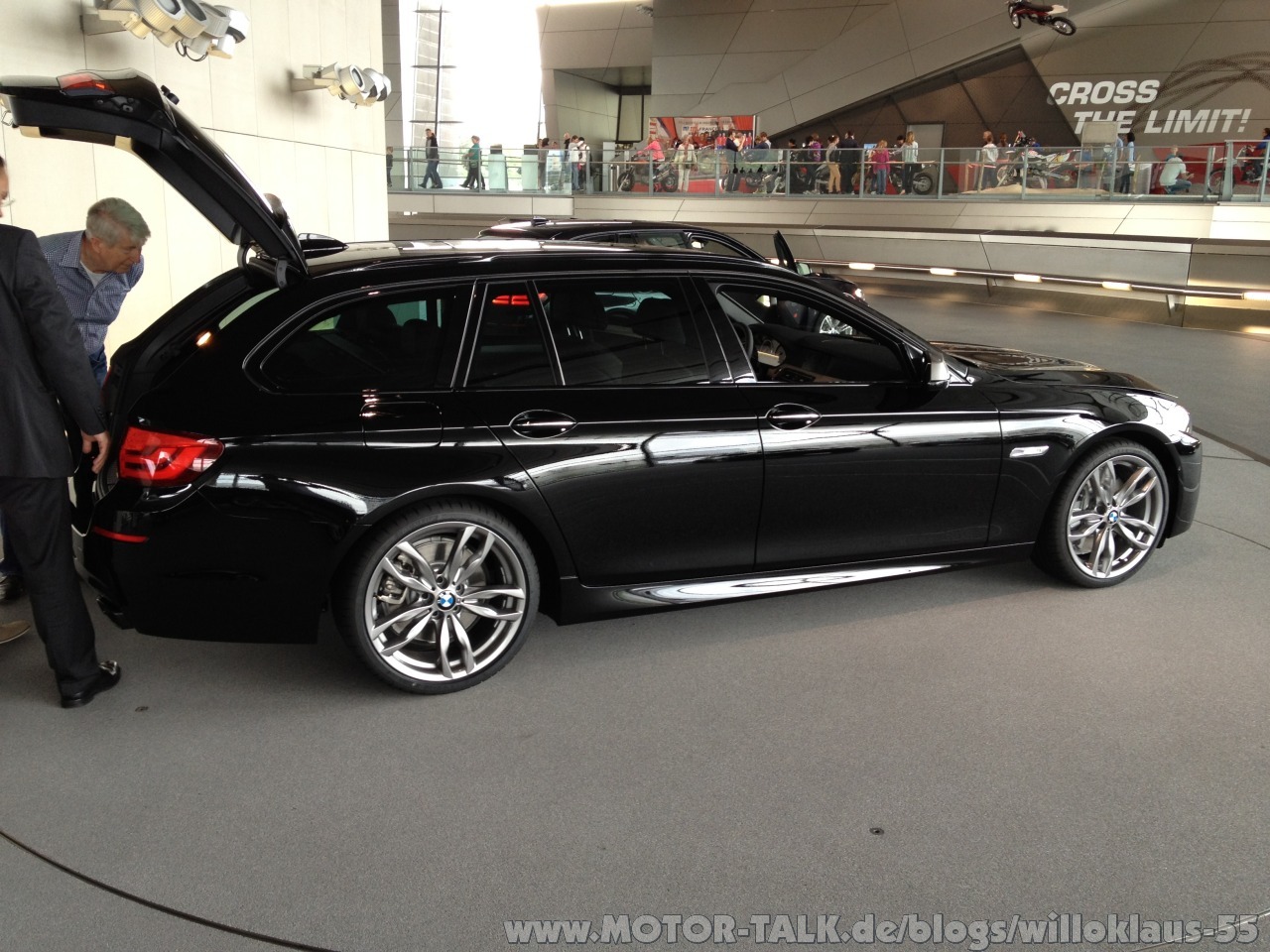 Bmw m550xd vs audi #7