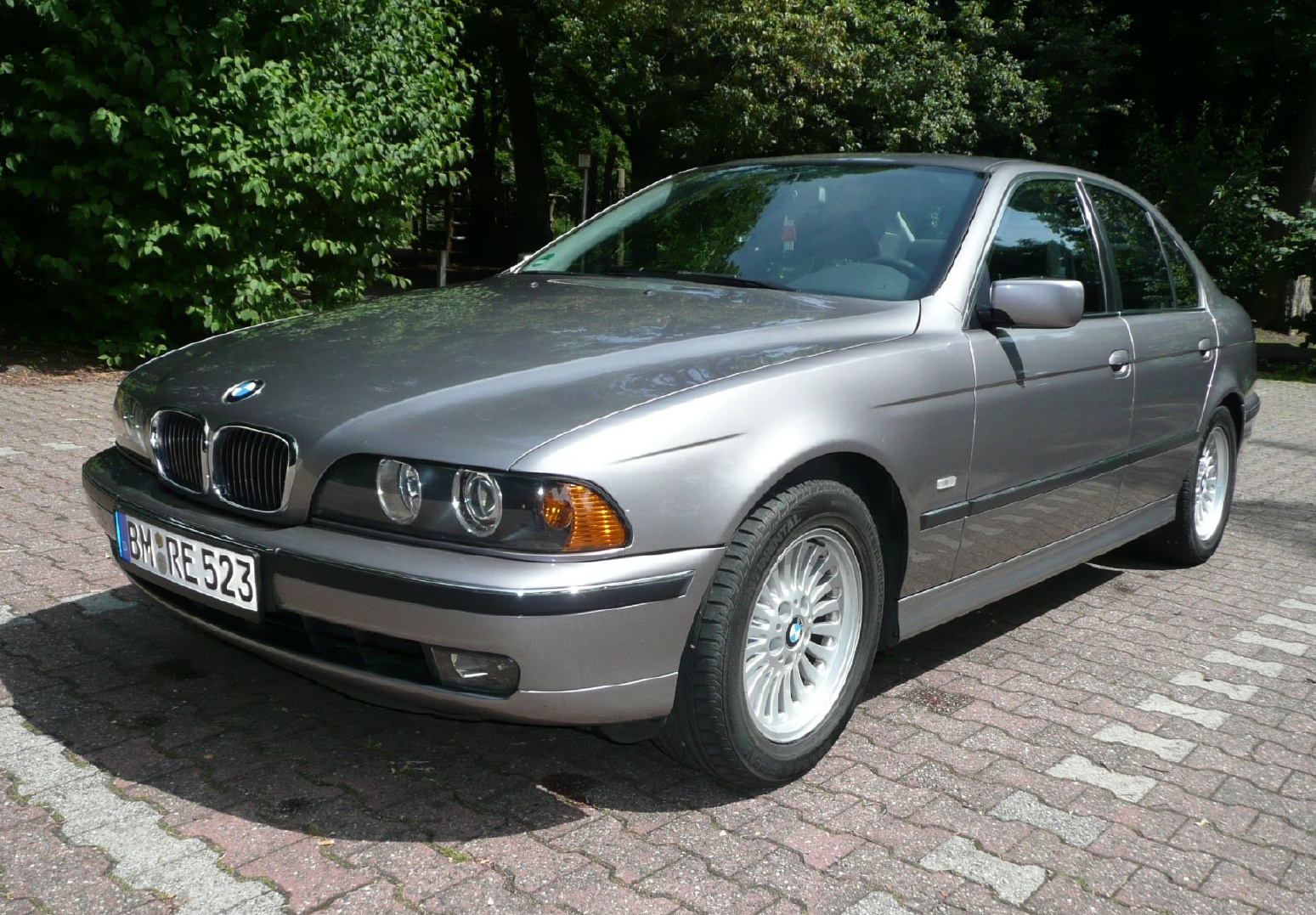 1996 BMW 523i E39 related infomation,specifications