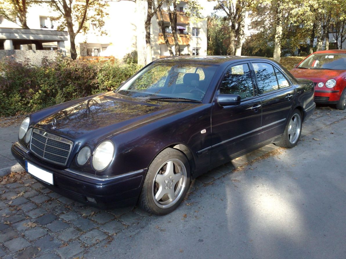 Mercedes e220 elegance #2