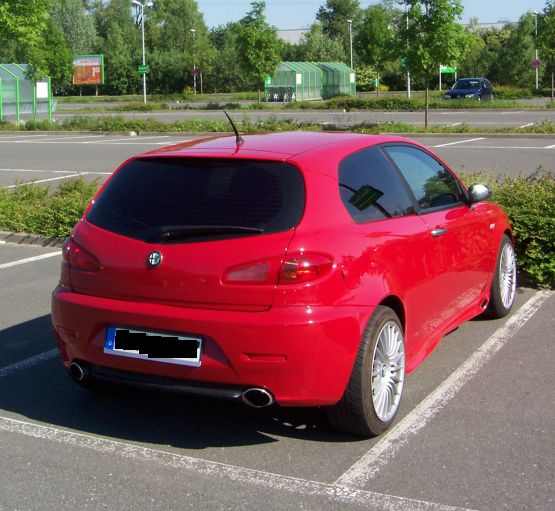 Alfa 147 Zender