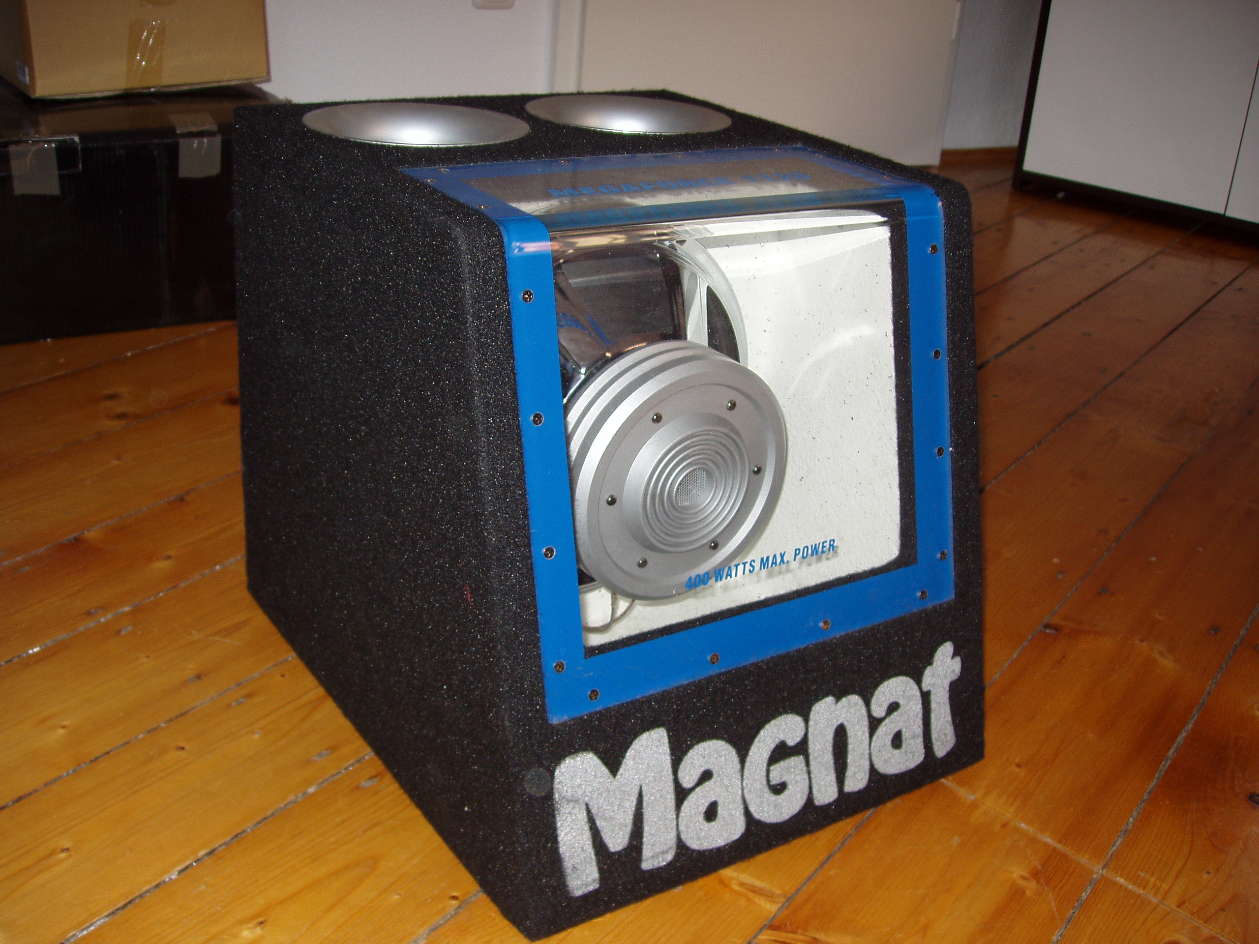 Magnat Subwoofer 400 Watt : Biete Car Audio