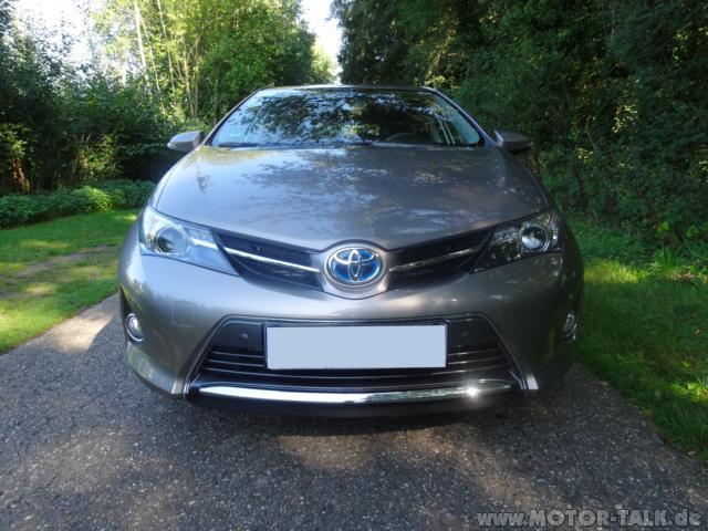 Toyota auris e180