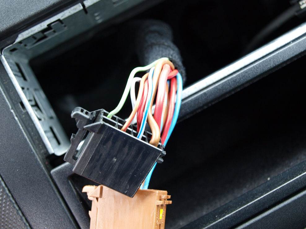 Radiostecker_2 SKontakt und das Radio VW Lupo