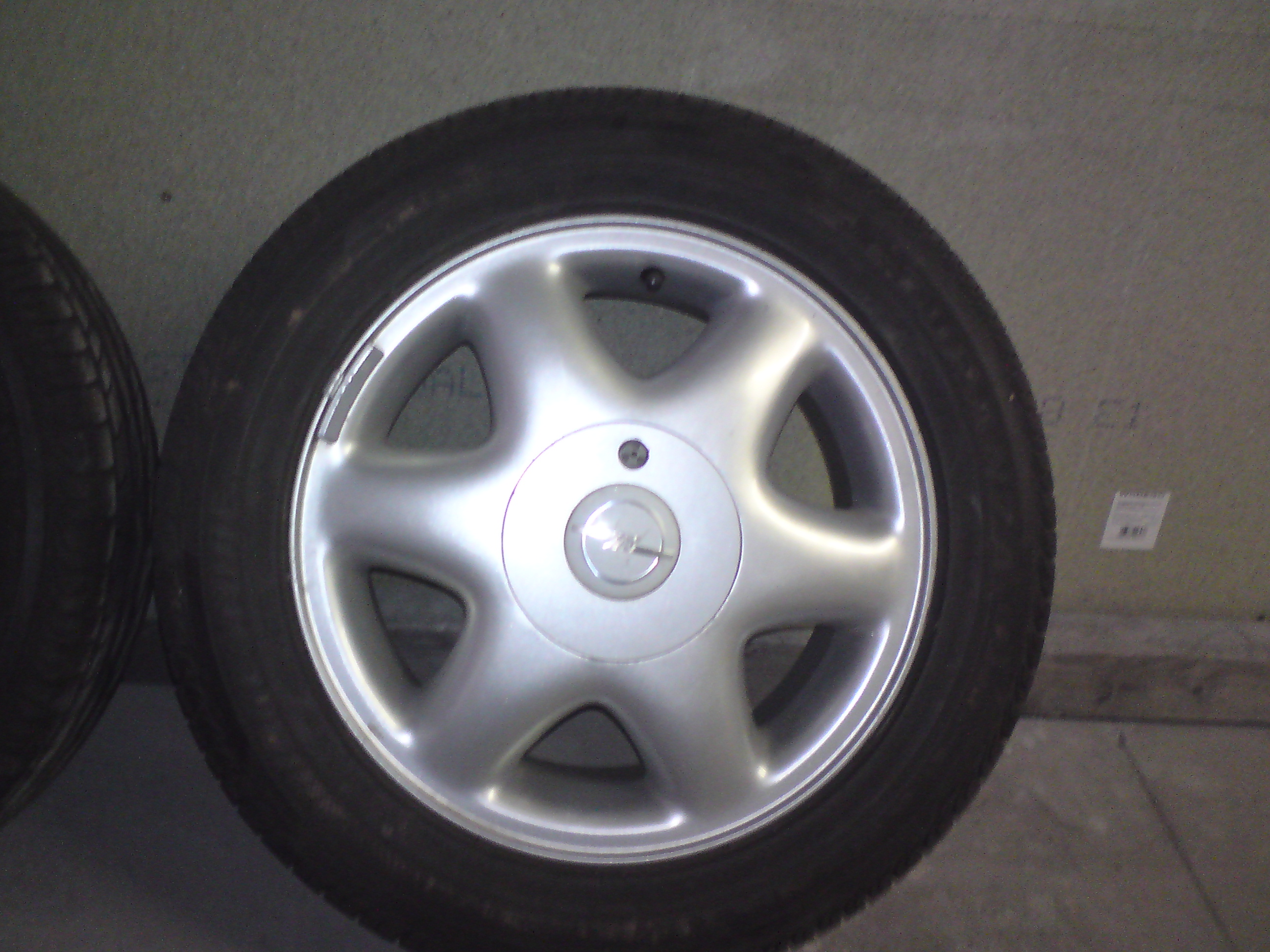 Opel Astra F Original Alufelgen 15" mit sehr guten Reifen ...