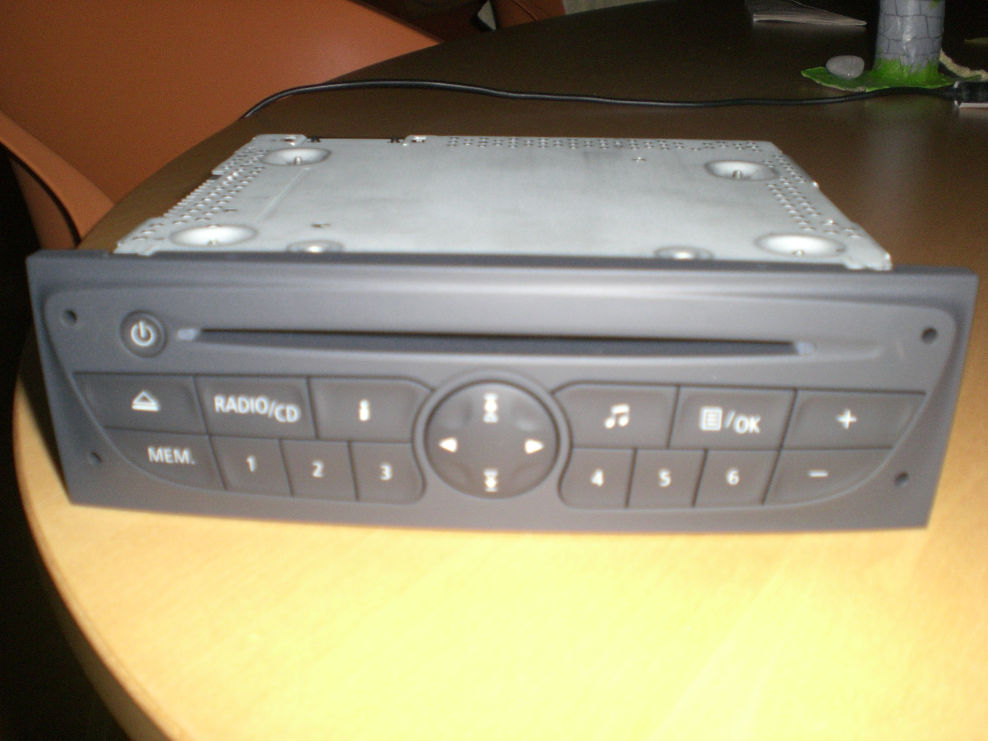 Cimg5032 Original Renault CD Radio aus Clio III Ph.2 07