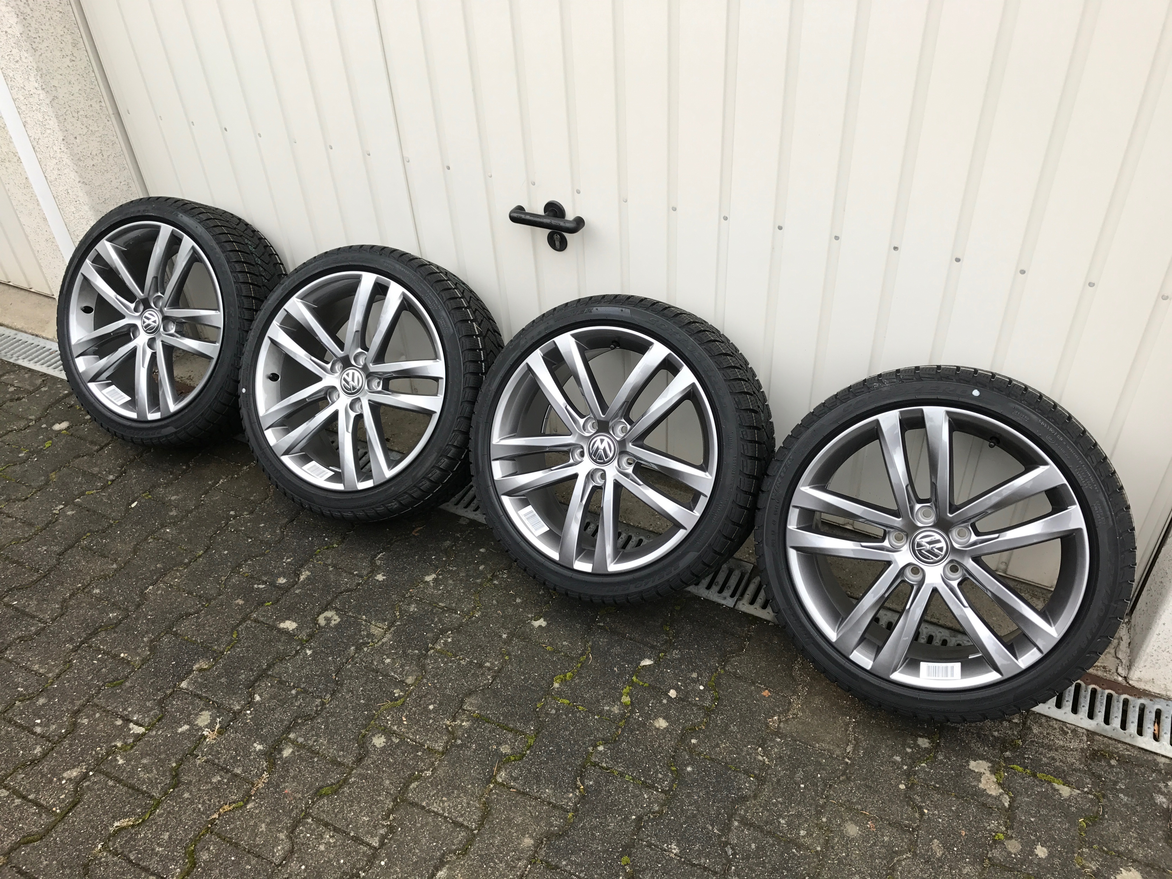 Vw Salvador Winterräder 7 5 J X 18 Pirelli 225 40 R18 Golf 7 Vii