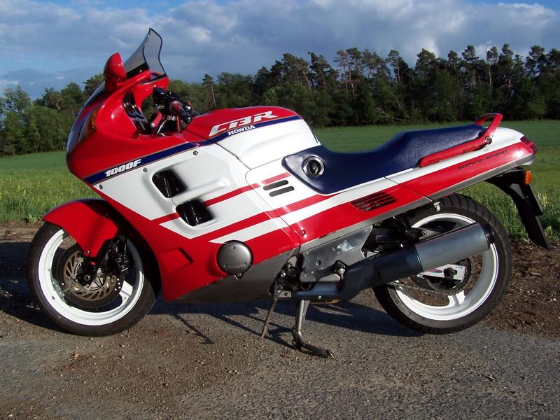 Honda cbr1000f sc24