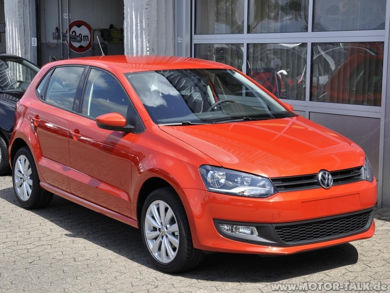 Volkswagen polo orange