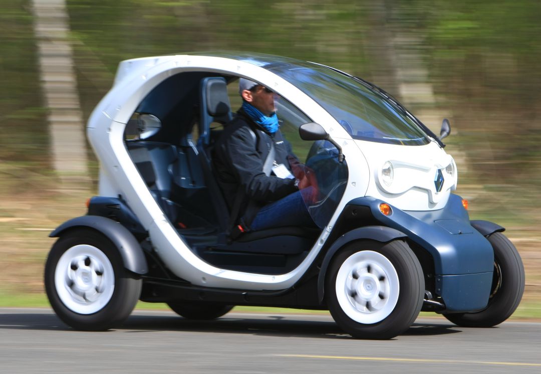 Маленький рено twizy