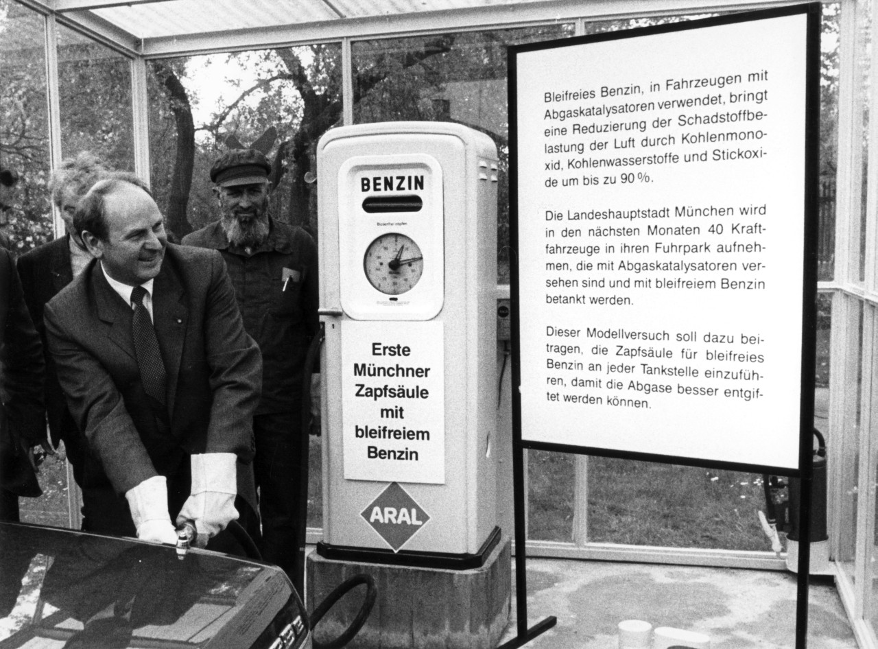 Das Benzin der Marke ai 92