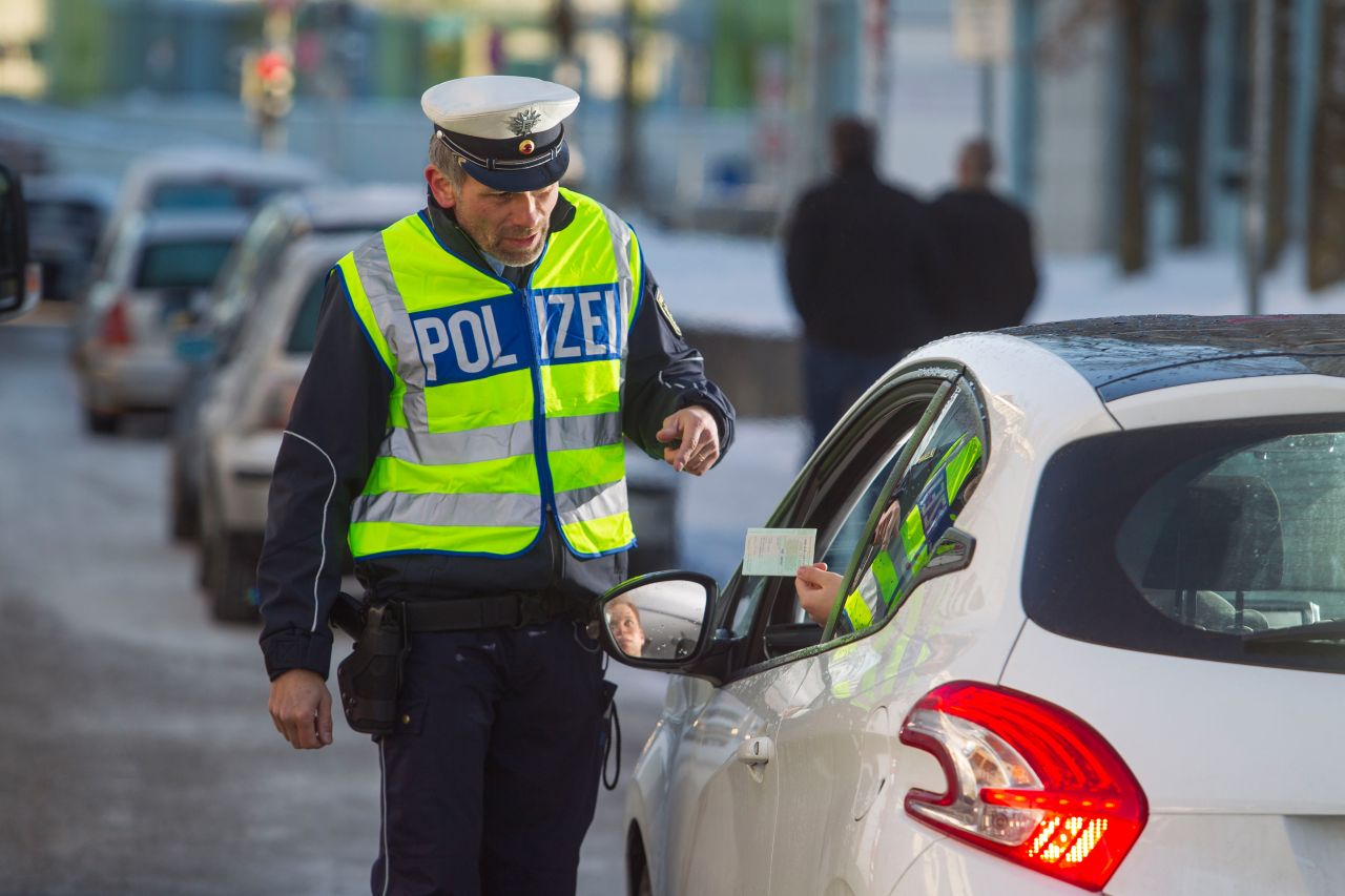 Polizeikontrolle: Anhalten Ist Pflicht - Pusten Und Aussagen Nicht