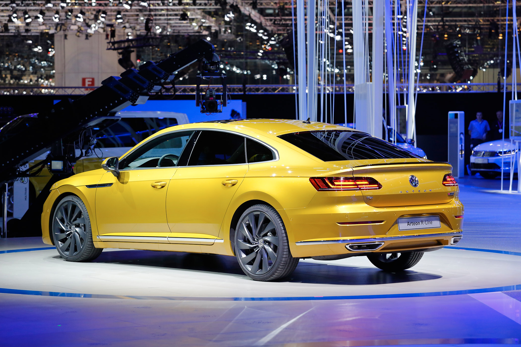 vw arteon02 615636775066153117