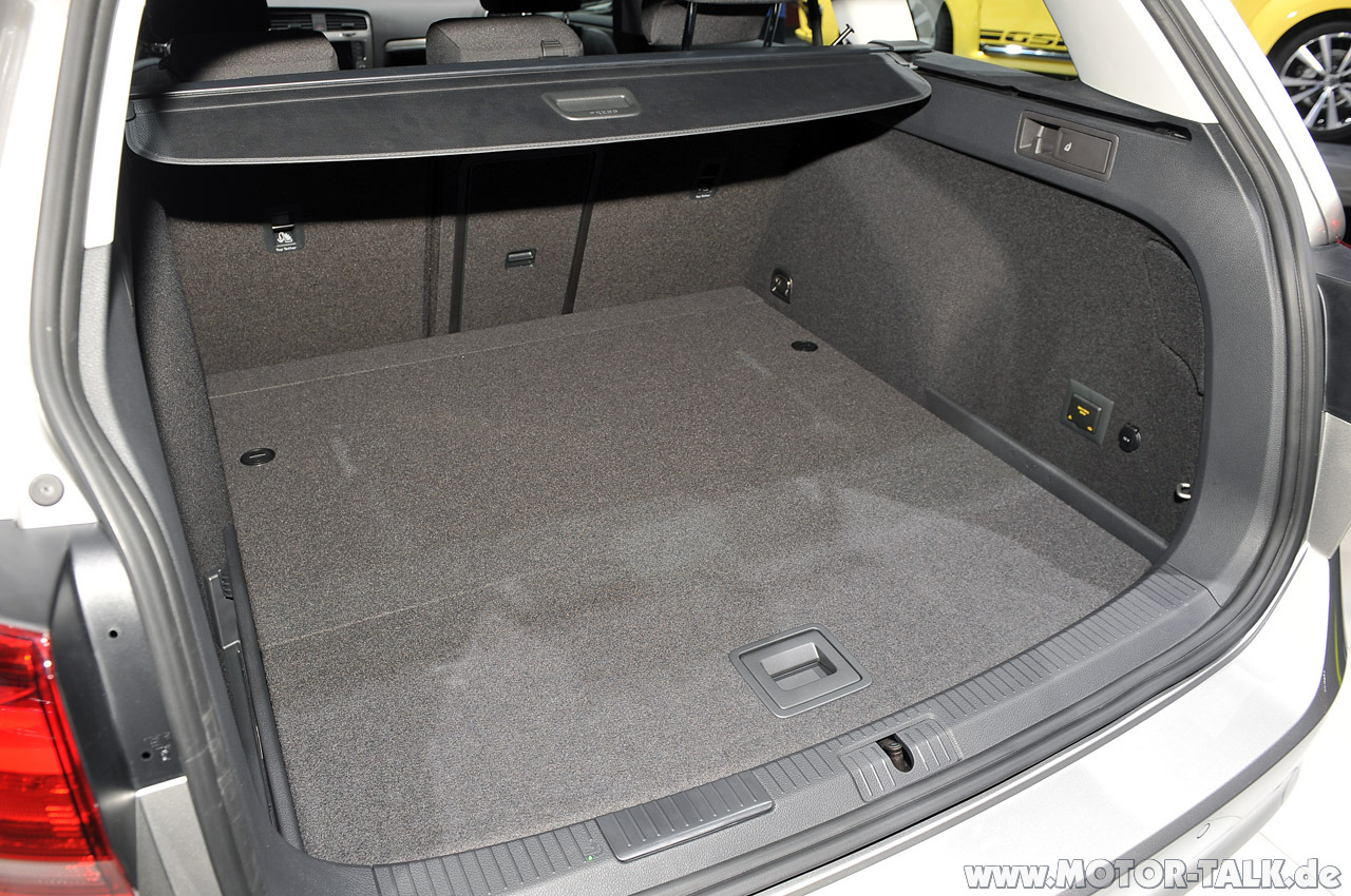 Golf-variant-kofferraum : VW Golf 7 230V Steckdose : VW ...