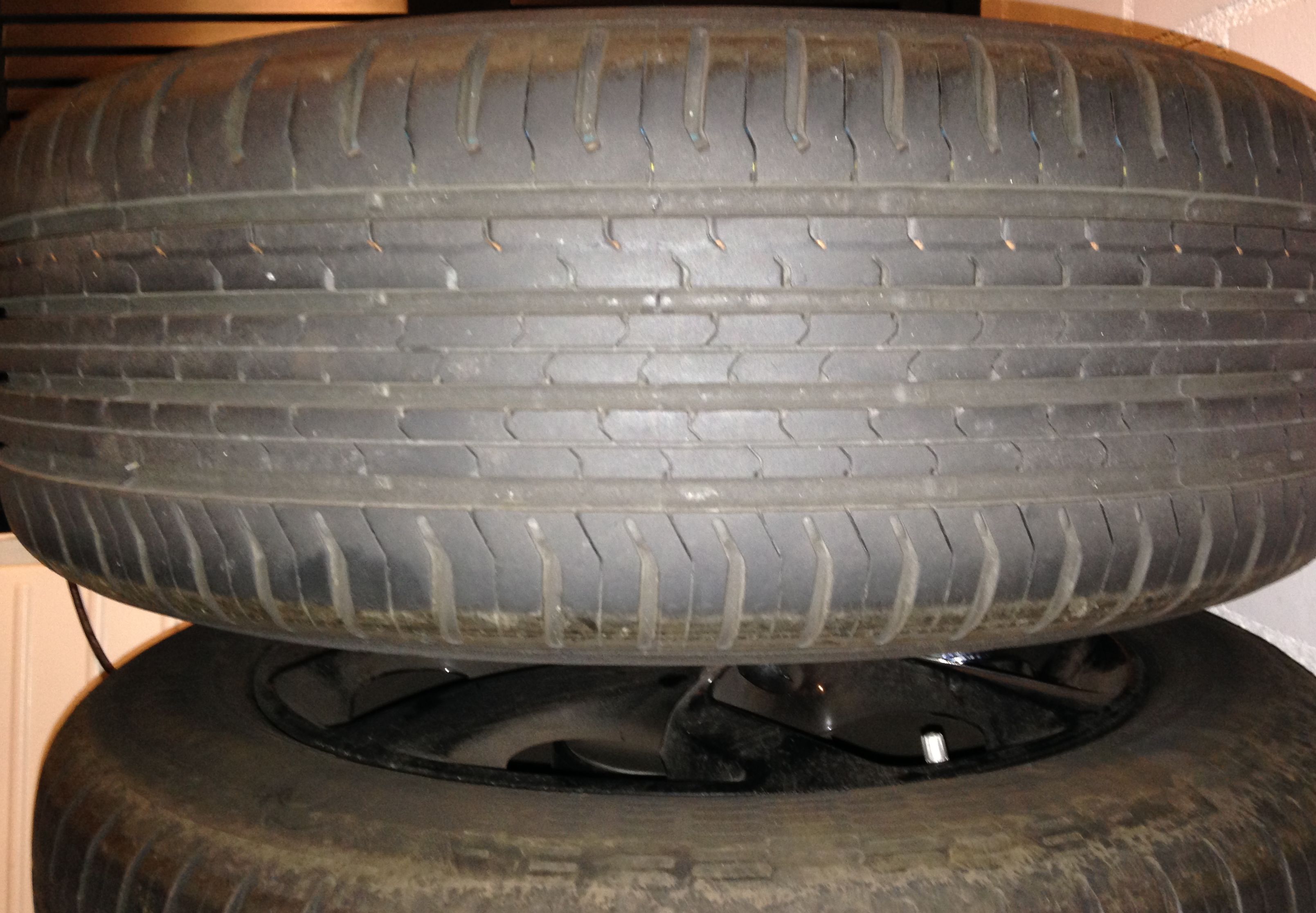 Sommerreifen 195 / 55 R16 H zu verkaufen : Biete Reifen & Felgen