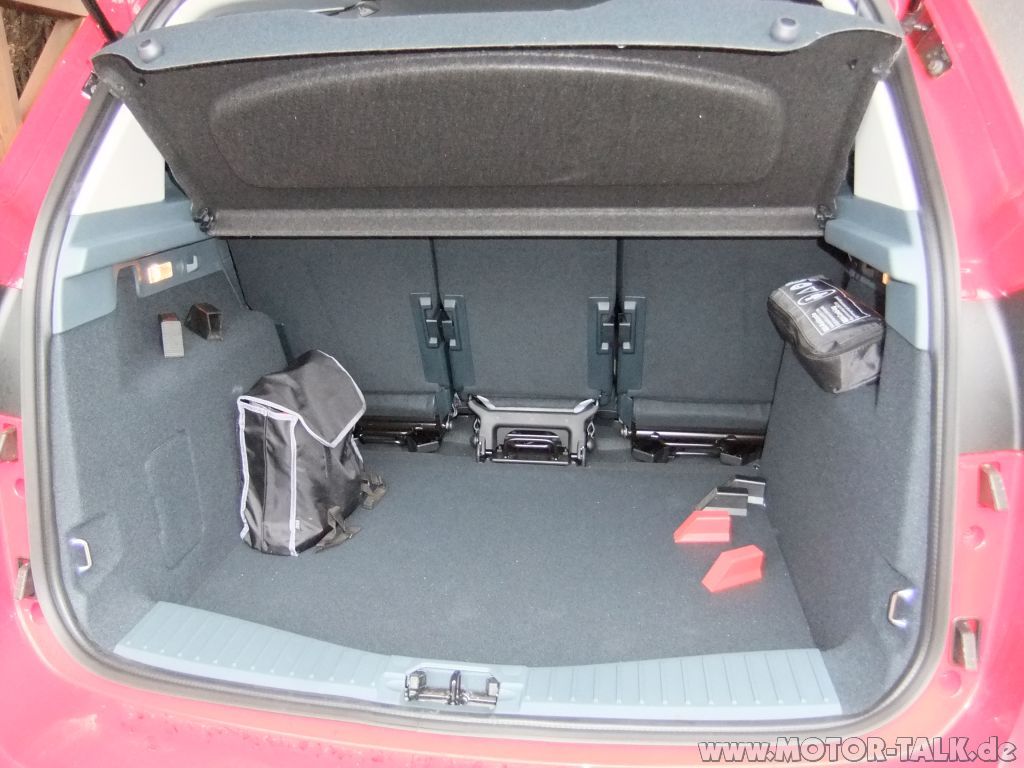 Kofferraum 2 : Ford C-Max 2 (DXA) 2.0 TDCi von dja-it : Fahrzeuge