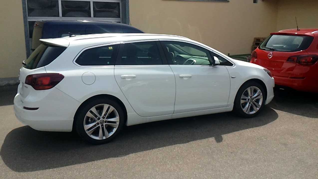 Opel Astra J 1.6T Sports Tourer #271063