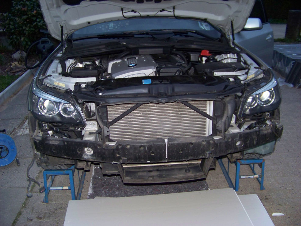 100-2487 : Pdc wechseln ohne stossstange abzubauen? : BMW 5er E60 & E61 : #207768643