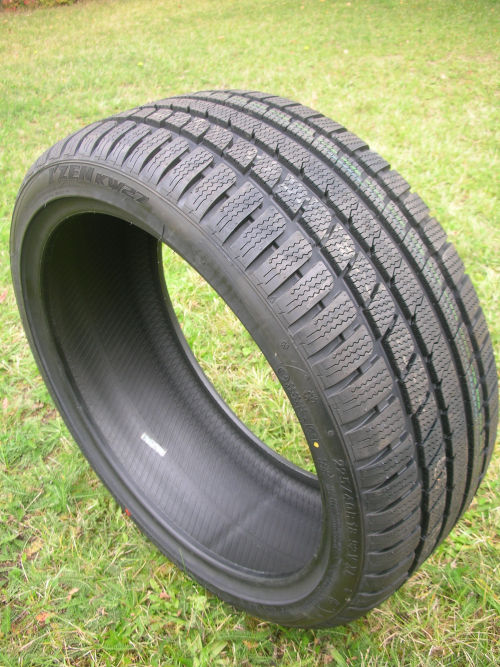 Kumho I'ZEN KW27, 225/40 R18, 92V XL - Winterreifen : Biete