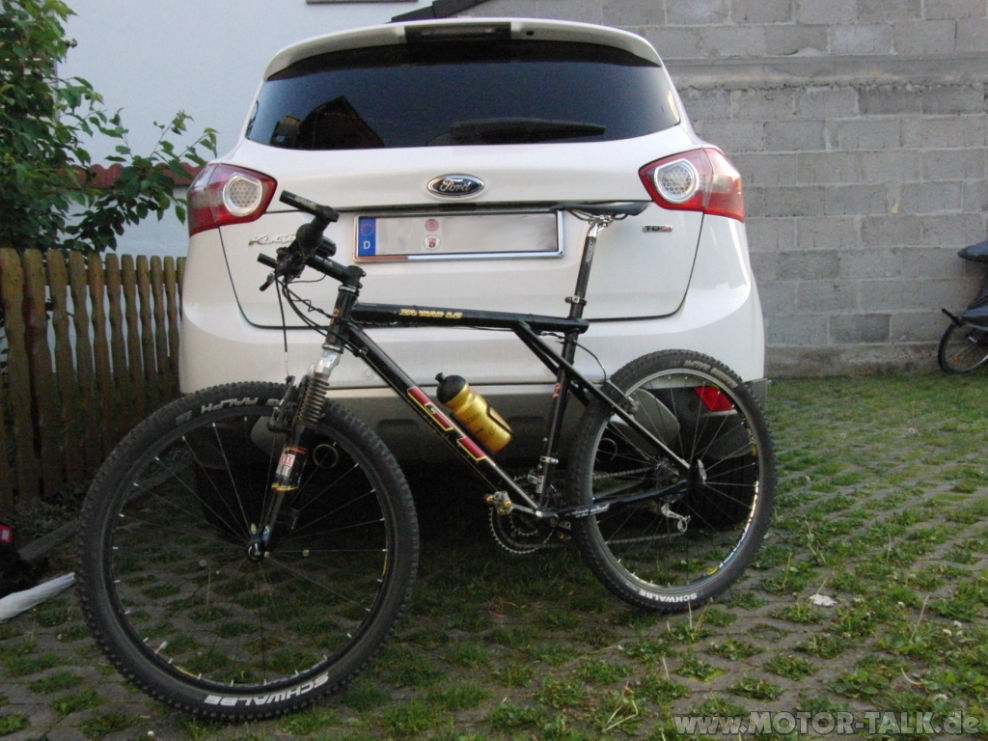 Fahrrad001 FahrradInnenraumträger im KUGA Ford Kuga