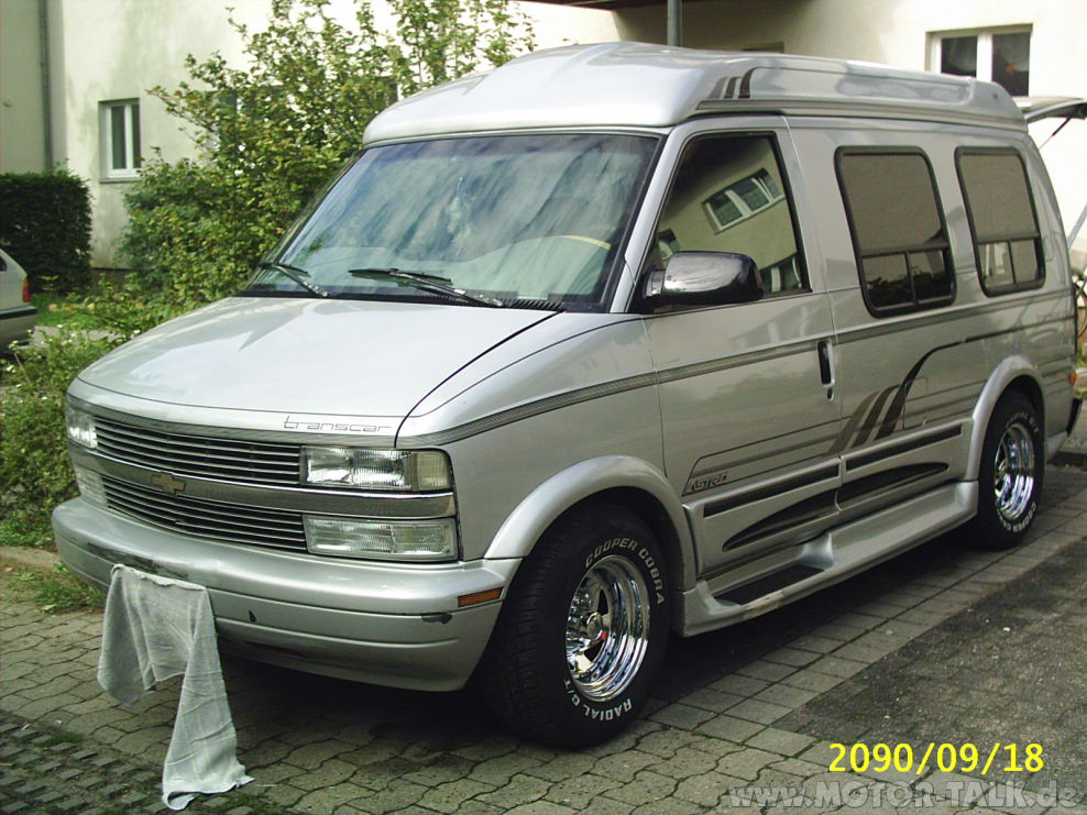 Chevrolet astro 2