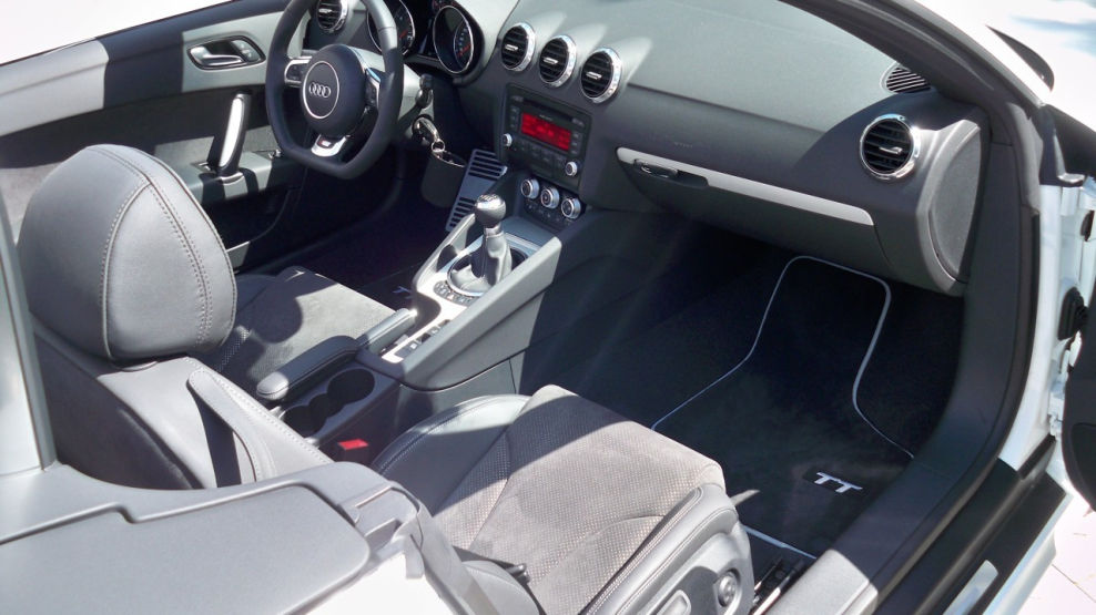 https://data.motor-talk.de/data/galleries/0/208/3983/48104475/205173906-w988-h555.jpg