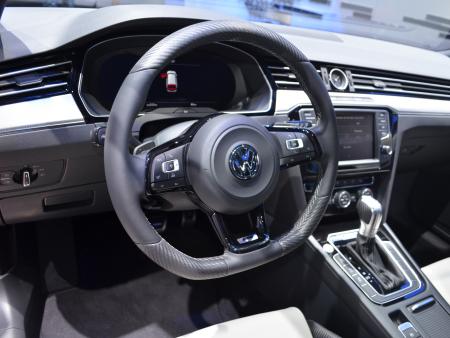 R-line-interieur-messe-2 : Konfiguration: Unterschiede Highline / R ... R-line-interieur-messe-2 : Konfiguration: Unterschiede Highline / R ...