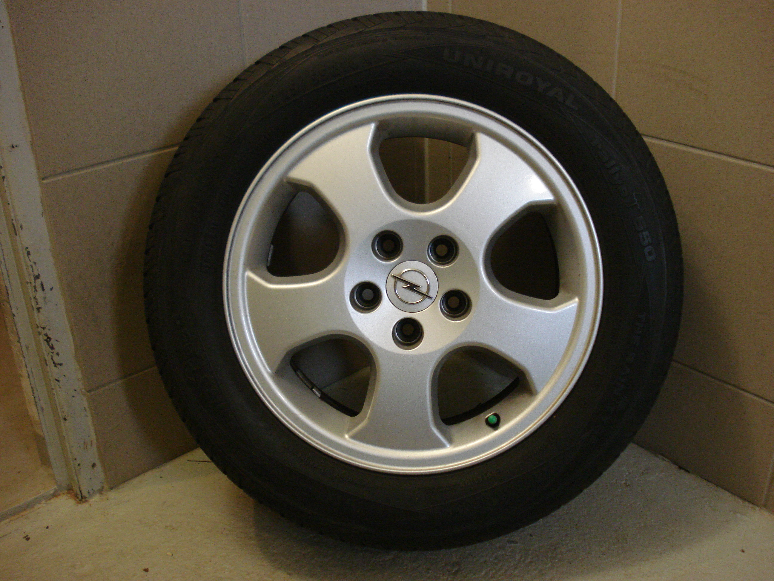 4 Opel Omega B - Sommerkompletträder 225/55 R16 Auf Original INTRA ...