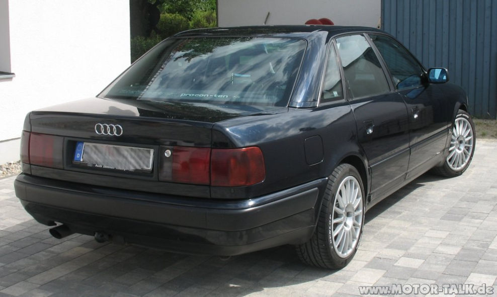 Hella black audi 80