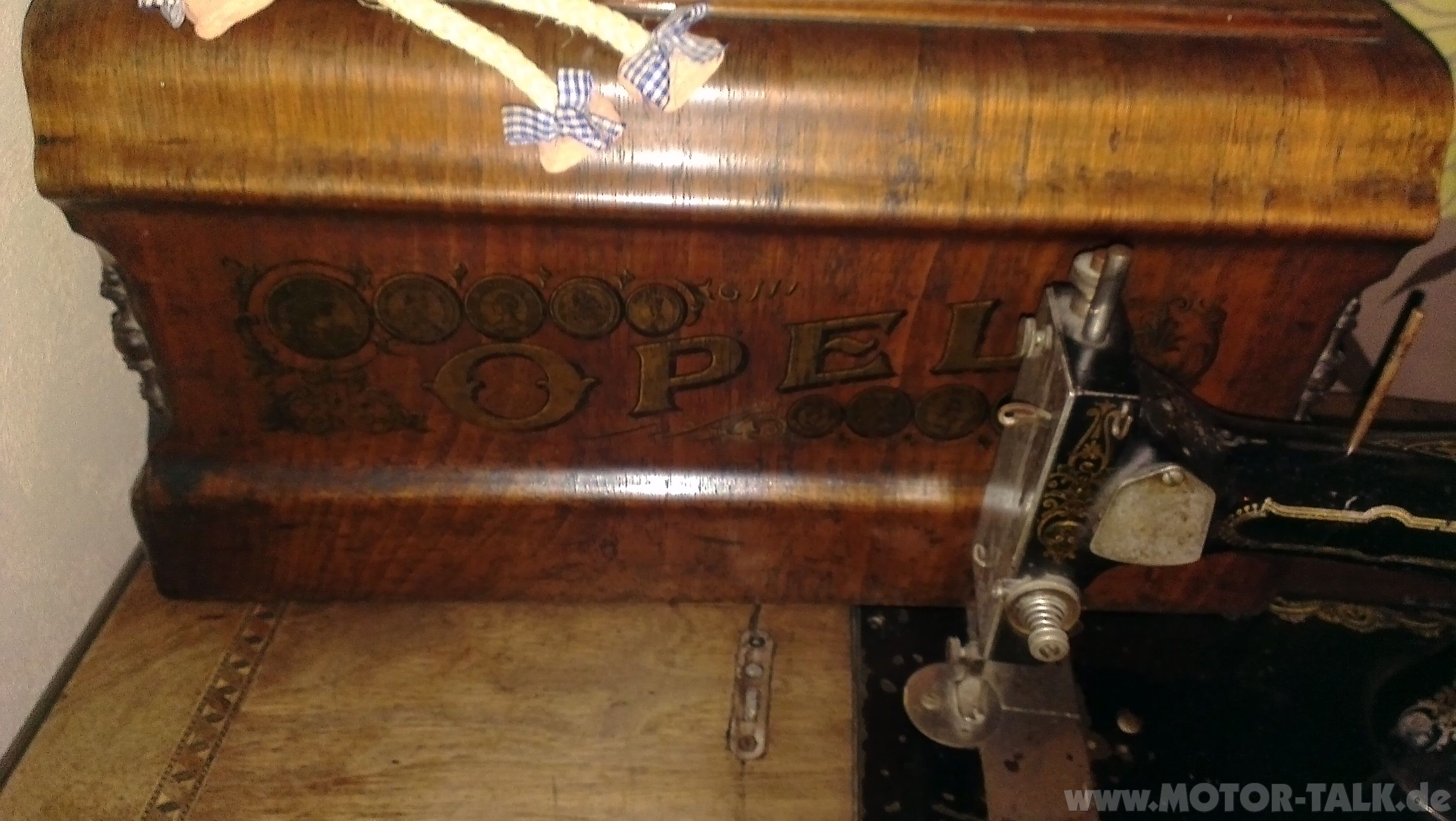 OPEL NÄHMASCHINE BJ 1902   Kochbuch etc. : Biete