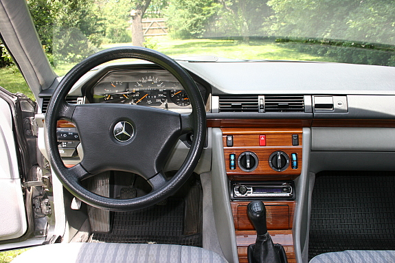 Mb-e230ce-92er-interieur-2500 : Mb e 230 ce : Mercedes E-Klasse W124 ... Mb-e230ce-92er-interieur-2500 : Mb e 230 ce : Mercedes E-Klasse W124 ...