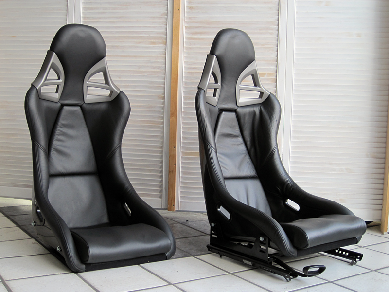 Sitze von Vorne : Zwei Porsche GT3 RS (997) Carbon/Leder Vollschalensitze : Biete : #203164082