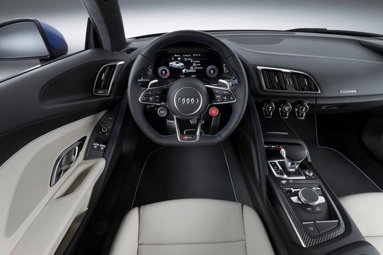 https://data.motor-talk.de/data/galleries/0/26/9082/75085194/news-2017-audi-r8-coupe-interior-1-8132840308345818455-8635409571959271002.jpg