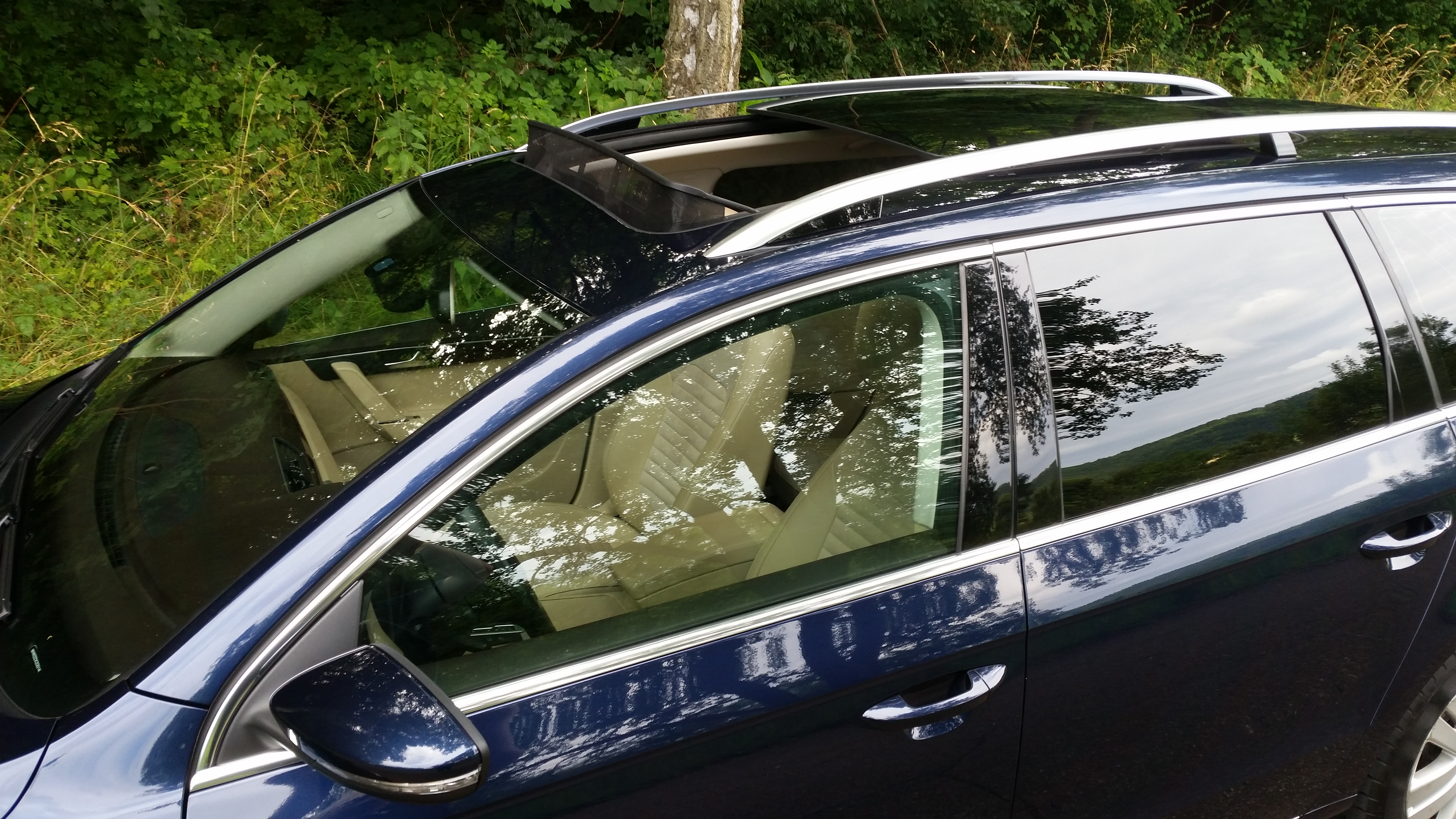 Zu verkaufen Passat Highline 2,0 TDI DSG Panoramadach neuwertiger Zustand! : Biete