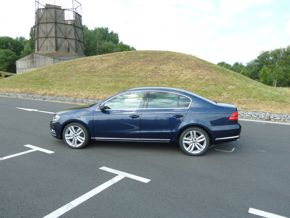 Night blue passat