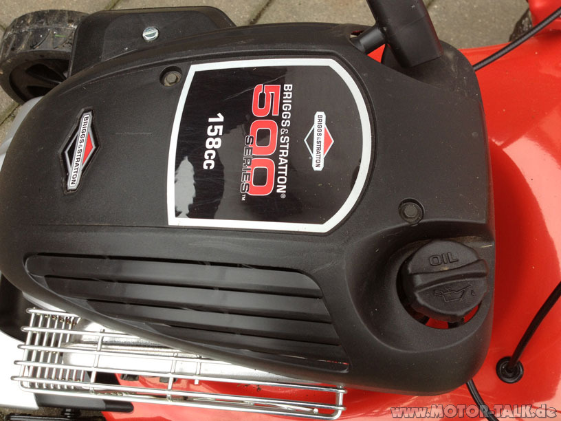 Bild1 Ölwechsel beim Briggs & Stratton Serie 500 Traktoren