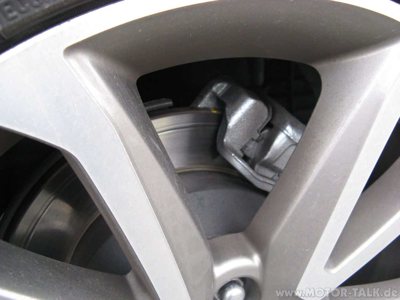 Rillen in den hinteren Bremsscheiben Santa Fe DM 2,2 4WD