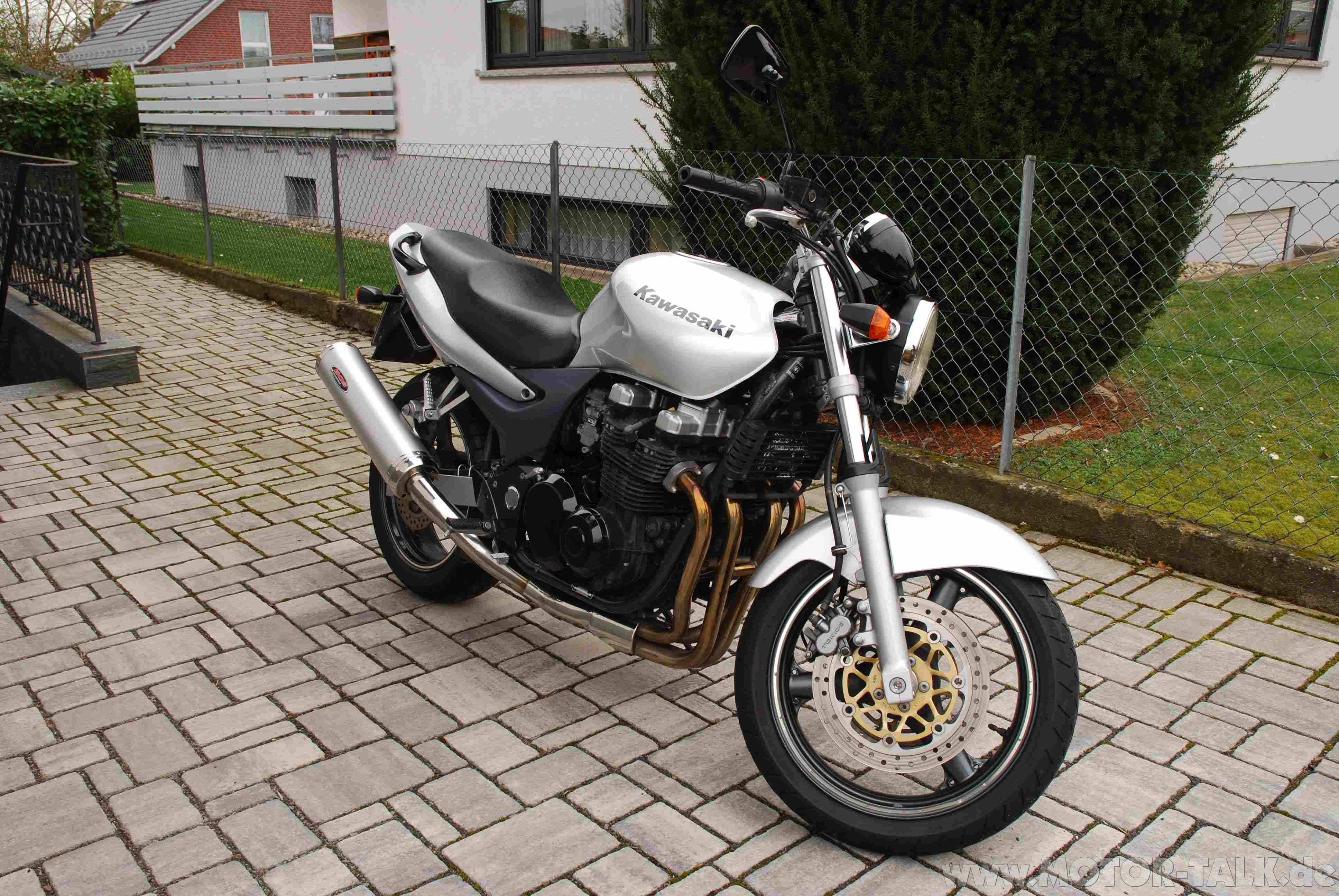 Kawasaki ZR - 7 ZR 750 F : Biete