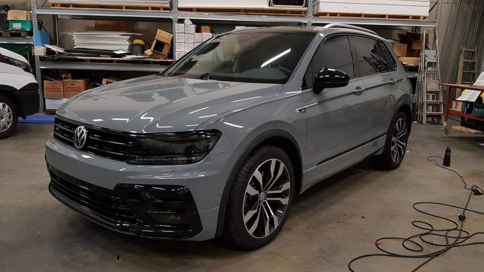 Volkswagen tiguan black