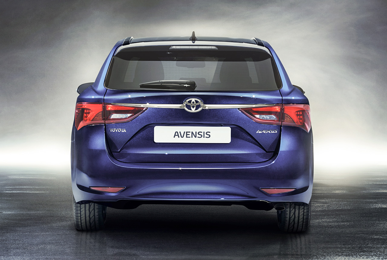 Фары toyota avensis