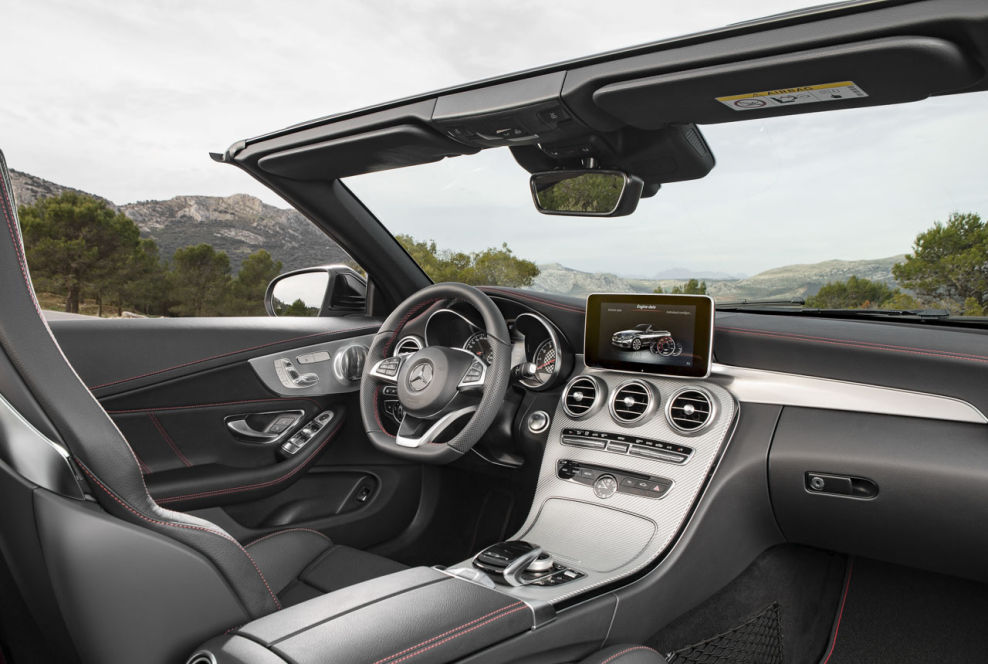 Das Interieur des Mercedes C-Klasse Cabrios kennen wir aus dem Coupé ... Das Interieur des Mercedes C-Klasse Cabrios kennen wir aus dem Coupé ...
