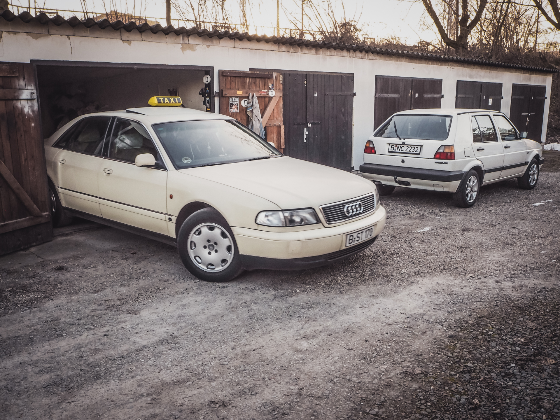 audi-a8-taxi-16-89600320241612544.jpg